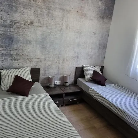 Miocic Apartment *