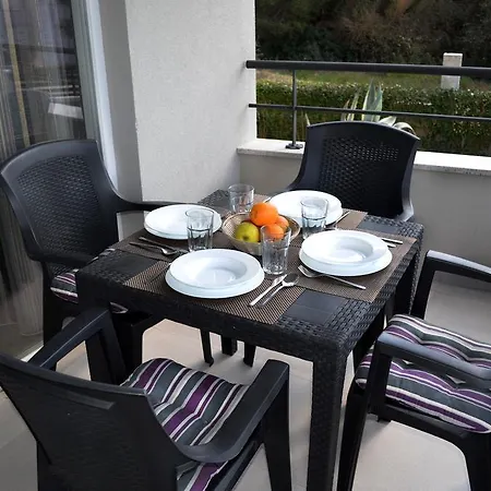 Miocic Apartment *
